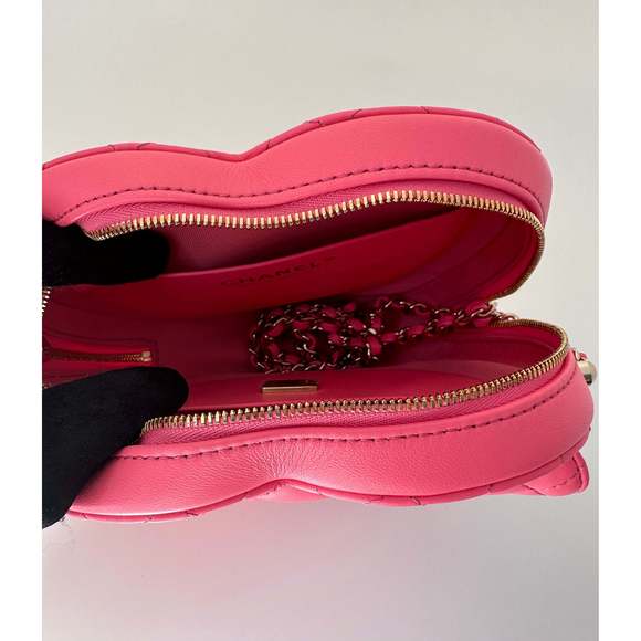 CHANEL Heart Bag SS22 - Picture 9 of 13